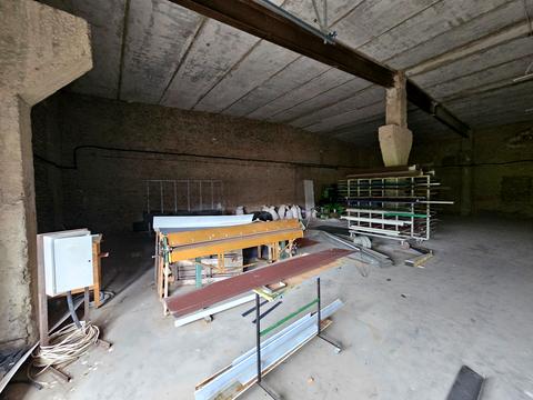 комерційна за адресою Промислова вул., 10