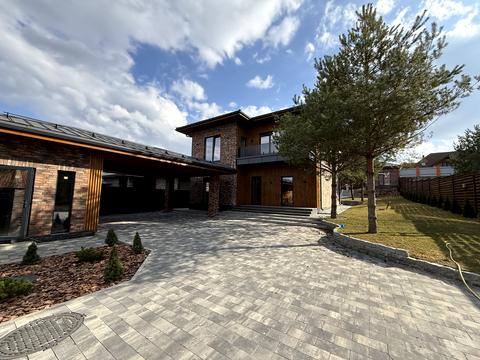 будинок за адресою Центральна вул.