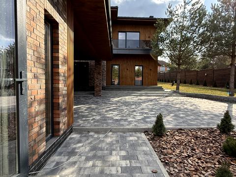 будинок за адресою Центральна вул.