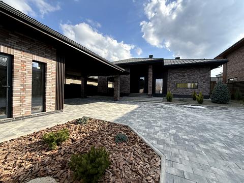 будинок за адресою Центральна вул.