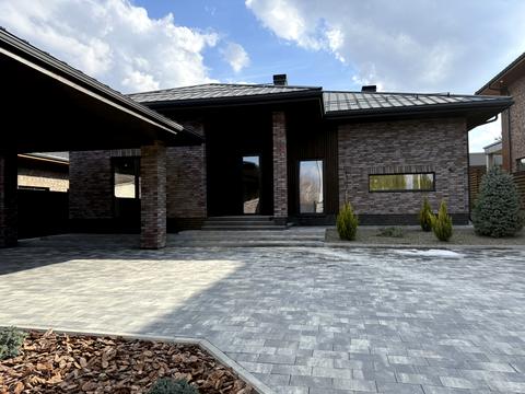 будинок за адресою Центральна вул.