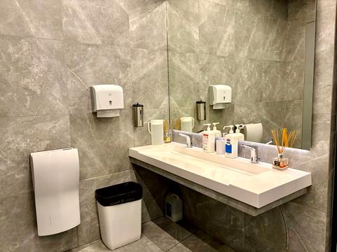 комерційна за адресою Шевченка вул., 49