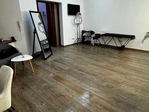 комерційна за адресою Пекарська вул., 16