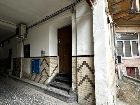 комерційна за адресою Пекарська вул., 16