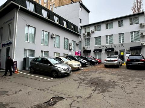 комерційна за адресою Євгена Чикаленка вул. (Пушкінська), 20