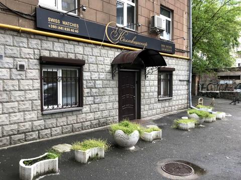 комерційна за адресою Дарвіна вул., 8