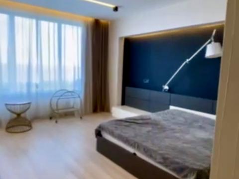 квартира за адресою Літературна вул., 1а