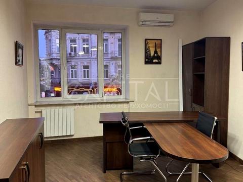 комерційна за адресою Басейна вул., 10