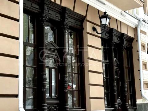 комерційна за адресою Михайлівська вул., 6