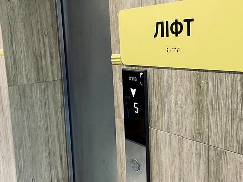 комерційна за адресою Небесної Сотні просп. (Маршала Жукова), 100/1