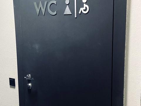 комерційна за адресою Небесної Сотні просп. (Маршала Жукова), 100/1