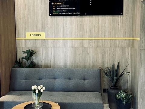 комерційна за адресою Небесної Сотні просп. (Маршала Жукова), 100/1