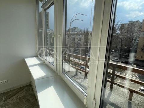 комерційна за адресою Лесі Українки бульв., 7-А