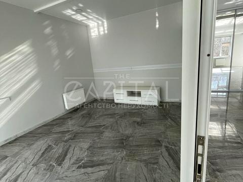 комерційна за адресою Лесі Українки бульв., 7-А