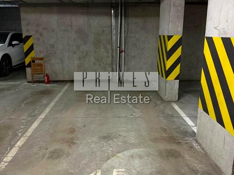 паркомісце за адресою Джона Маккейна вул. (Івана Кудрі), 7