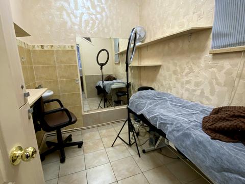 комерційна за адресою Пастера вул., 17