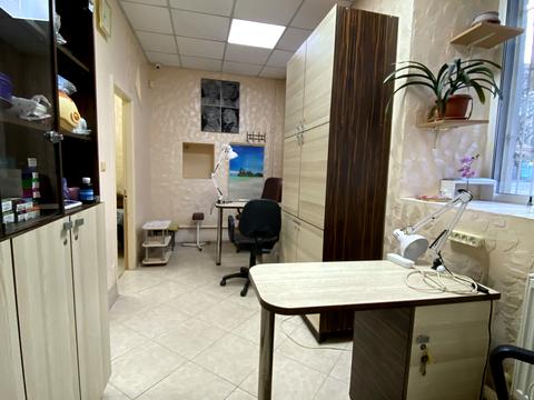 комерційна за адресою Пастера вул., 17