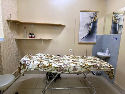 комерційна за адресою Пастера вул., 17