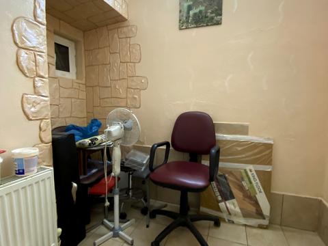 комерційна за адресою Пастера вул., 17