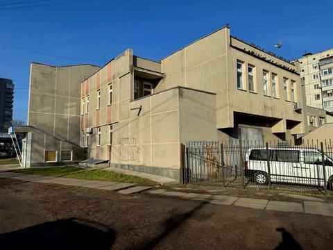 комерційна за адресою Каштанова вул., 6