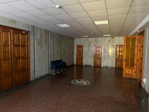 комерційна за адресою Каштанова вул., 6