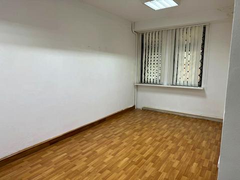 комерційна за адресою Каштанова вул., 6