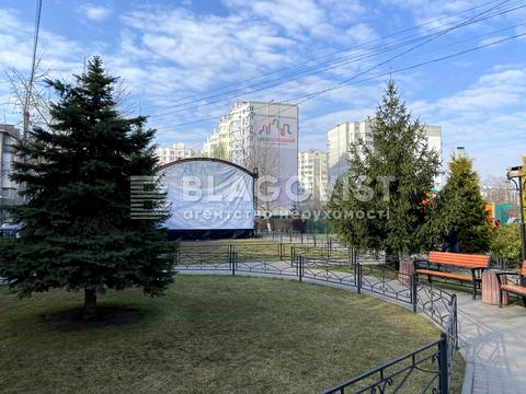 комерційна за адресою Центральна вул., 140-Б