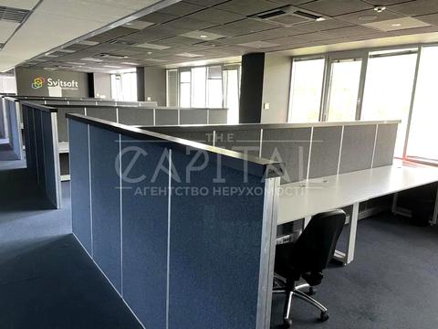 комерційна за адресою Пирогівський Шлях вул. (Червонопрапорна), 167-А