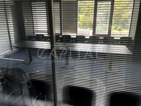 комерційна за адресою Пирогівський Шлях вул. (Червонопрапорна), 167-А