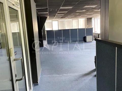 комерційна за адресою Пирогівський Шлях вул. (Червонопрапорна), 167-А