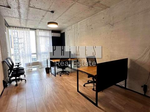 комерційна за адресою Предславинська вул., 44