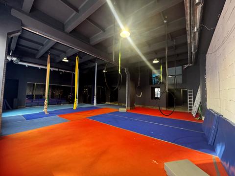 комерційна за адресою Героїв УПА вул., 73