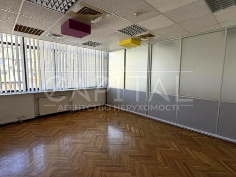 комерційна за адресою Богдана Хмельницького вул., 55