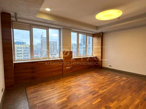 комерційна за адресою Велика Васильківська вул. (Червоноармійська), 57/3