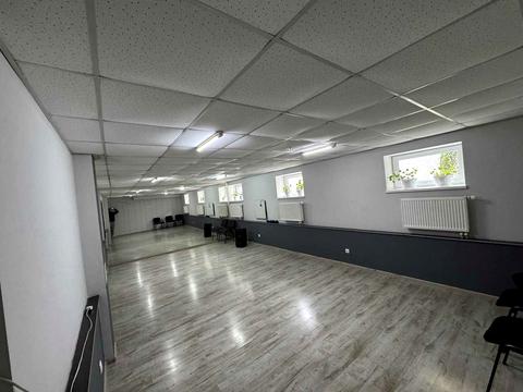 комерційна за адресою Луки Долинського вул., 2а