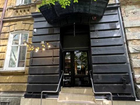 комерційна за адресою Павла Ковжуна вул., 7