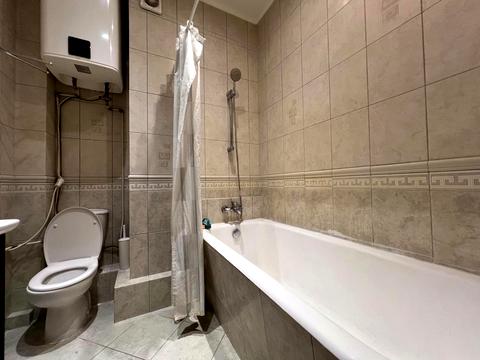 квартира за адресою В'ячеслава Чорновола вул., 25