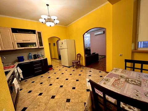 квартира за адресою В'ячеслава Чорновола вул., 25