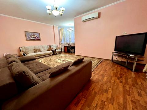 квартира за адресою В'ячеслава Чорновола вул., 25