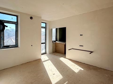 комерційна за адресою Суховоля вул., 7