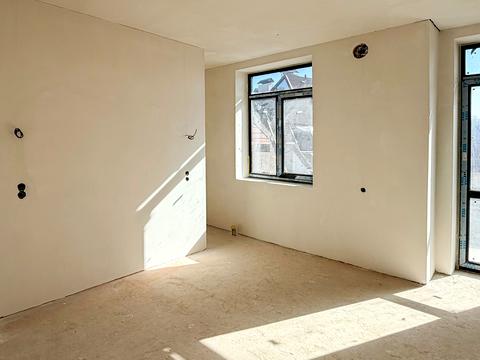 комерційна за адресою Суховоля вул., 7