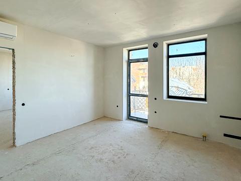 комерційна за адресою Суховоля вул., 7