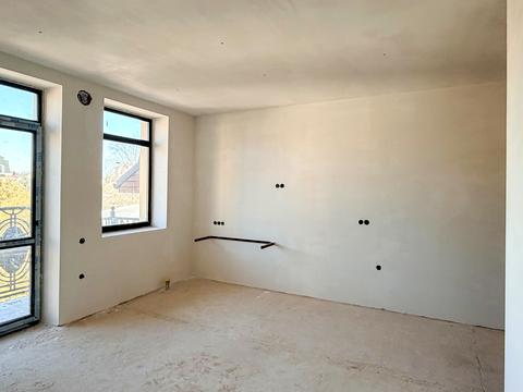 комерційна за адресою Суховоля вул., 7