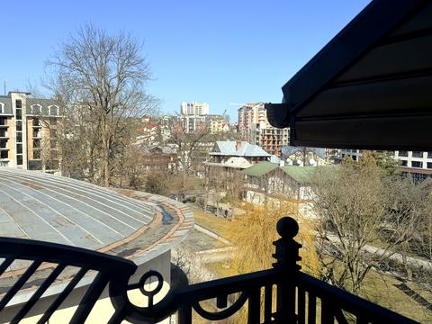 комерційна за адресою Суховоля вул., 7