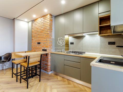 квартира за адресою Академіка Лебедєва вул., 1