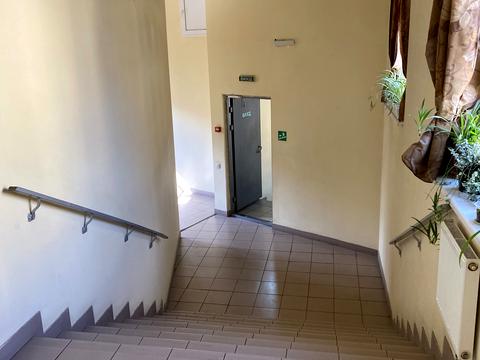 комерційна за адресою Митна пл. (), 2