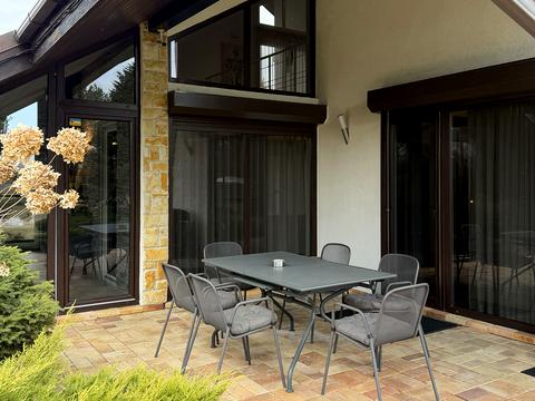 дом по адресу с. Плюты, Київська ул.