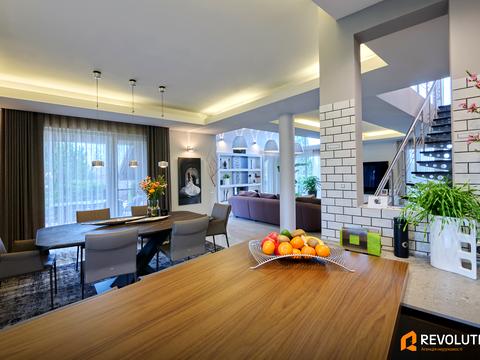 дом по адресу с. Плюты, Київська ул.