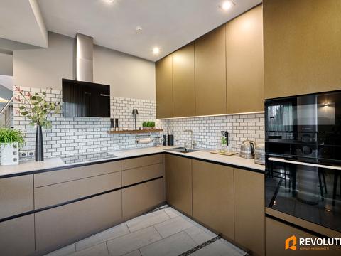 дом по адресу с. Плюты, Київська ул.