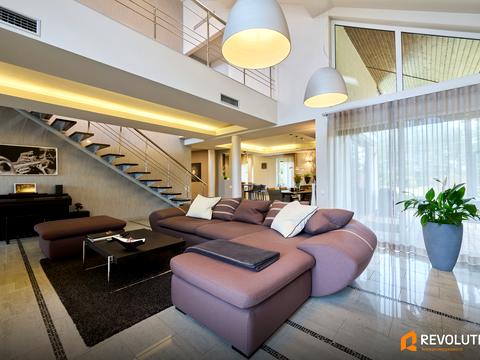 дом по адресу с. Плюты, Київська ул.